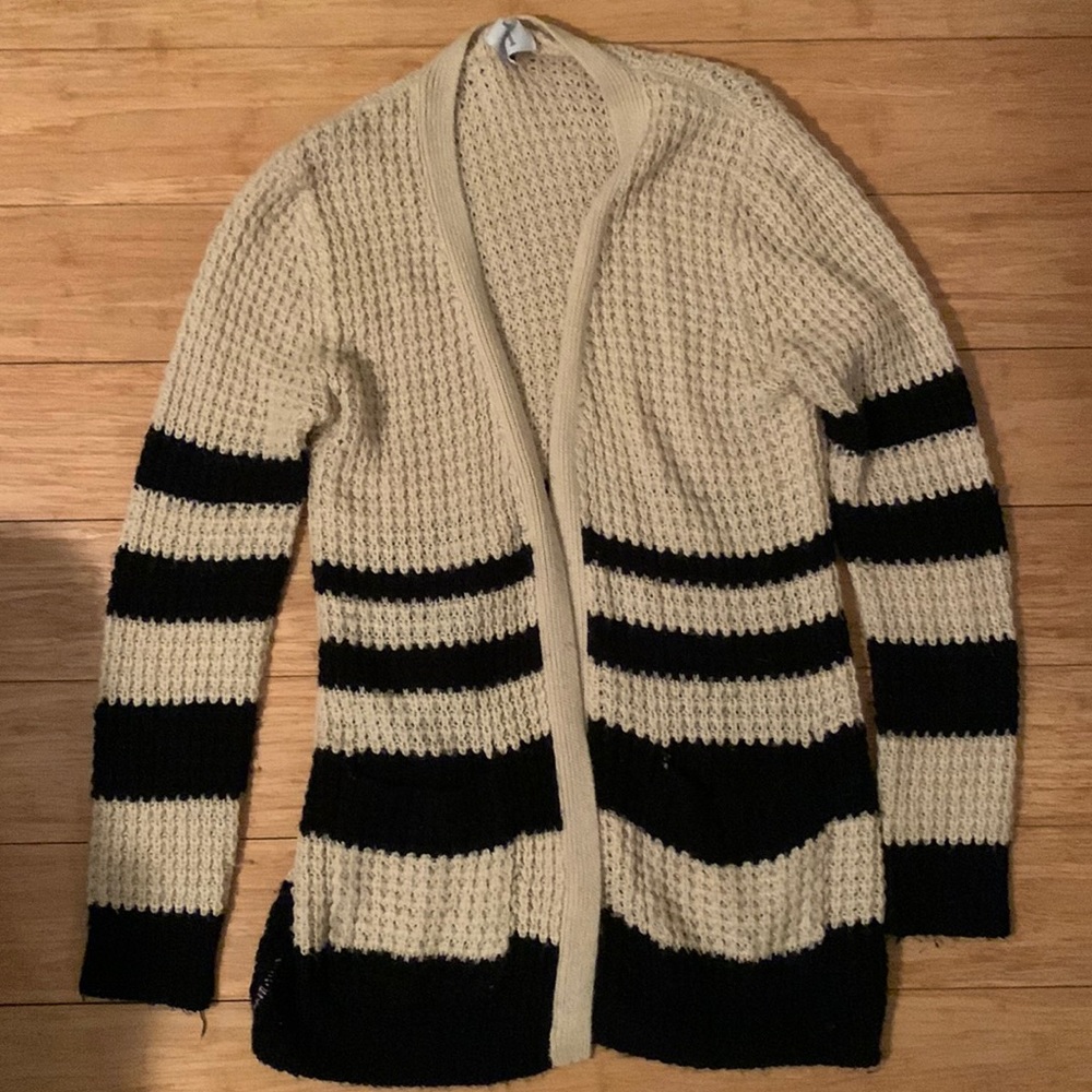 Boutique Casual Cream And Black Sweater. Size L.